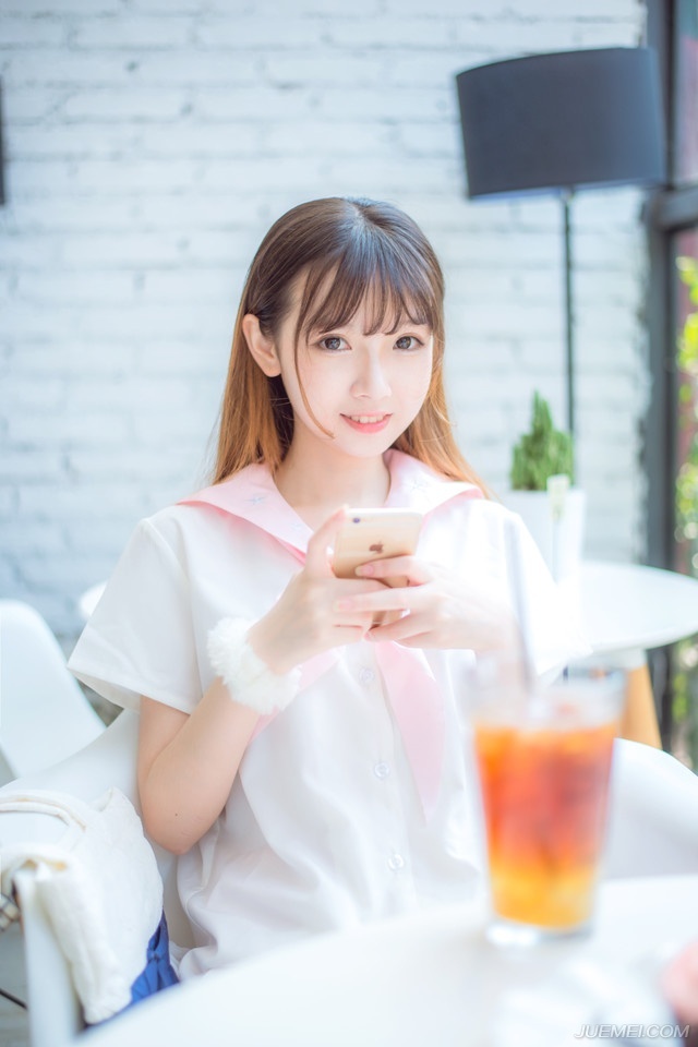 “喏！”管家连忙点点头，快步离开。